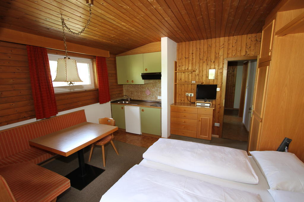 Garni Bergsteiger Hotel Sexten Habitación foto
